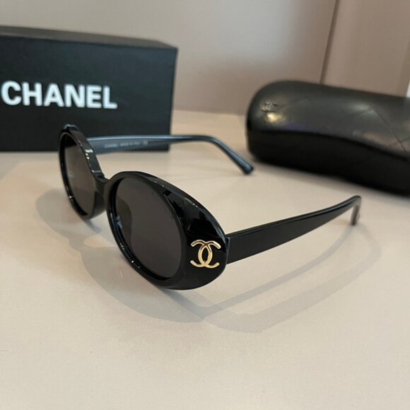 CHANEL Women\'s Black Sunglasses